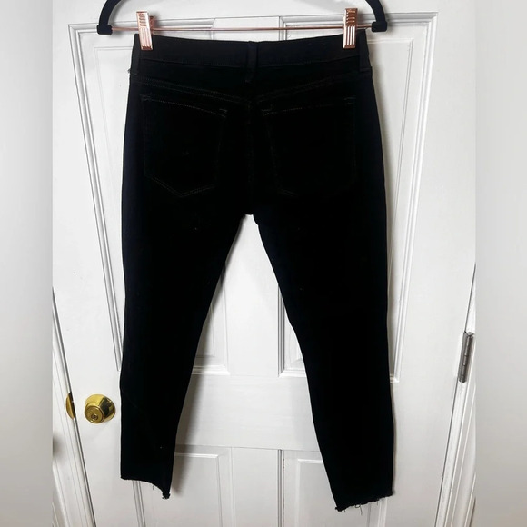 Size 26 banana republic black jeans with slightly distressed knee and raw hem - Picture 5 of 6